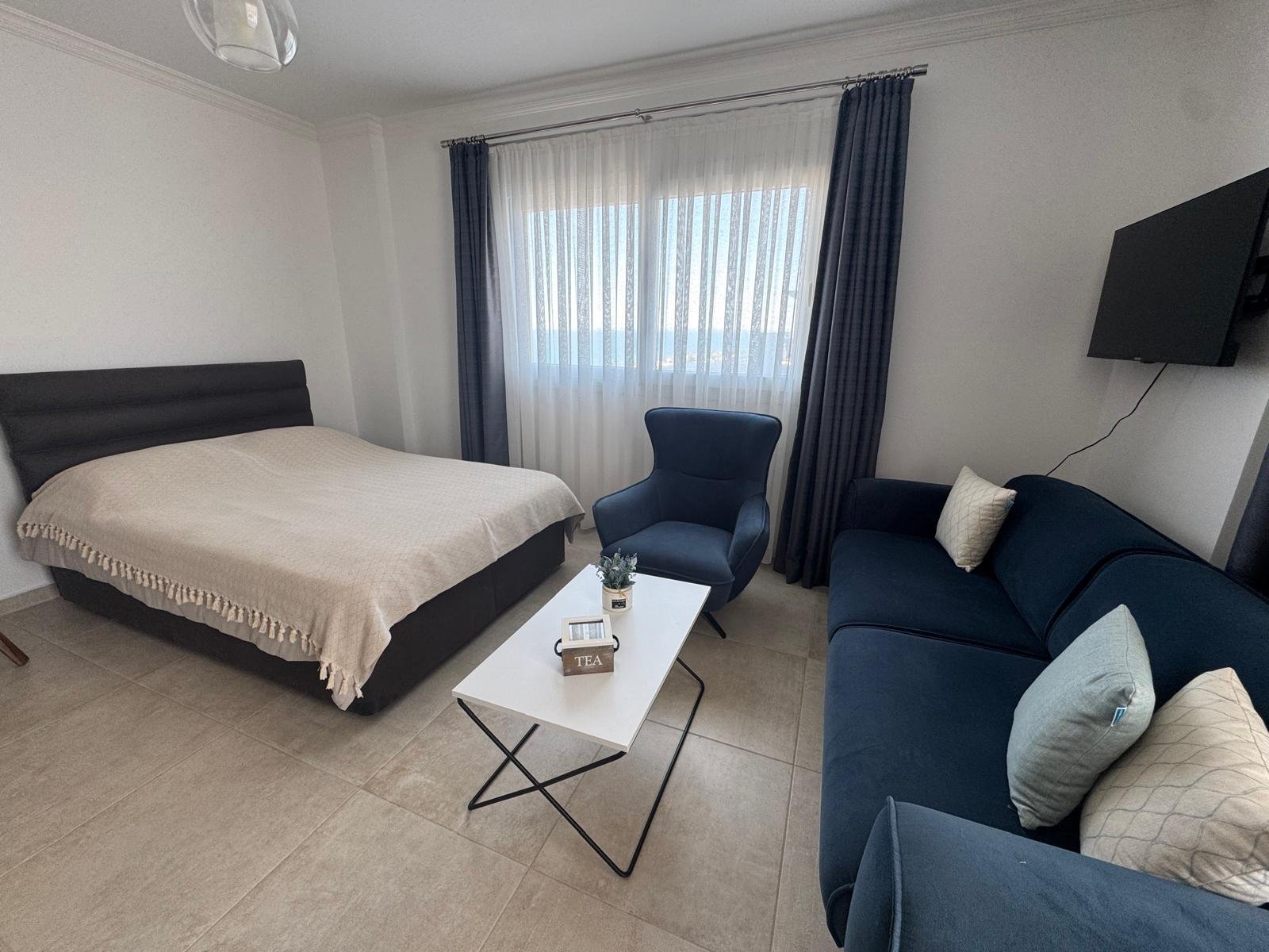 Courtyard Long Beach — Furnished Penthouse